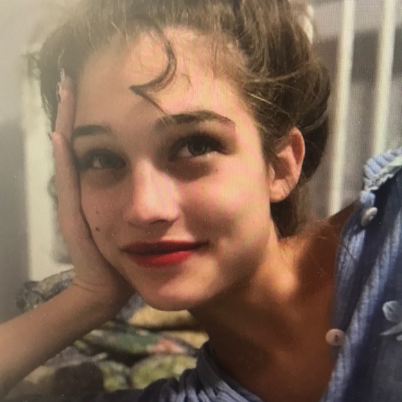 Meet your Posher, Desirae - Picture 1 of 1